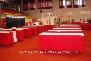 Cho thuê bàn dài hội nghị váy đỏ